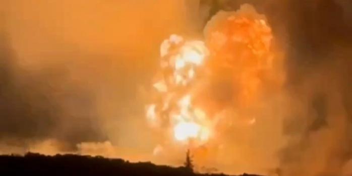 Удар по складам в Харцызске, скриншот видео