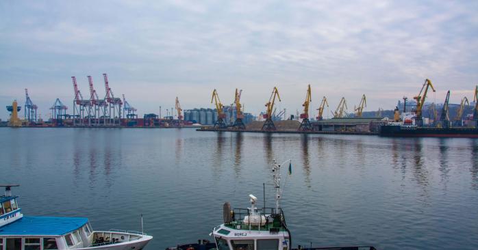 «Іскандер» влучив по одному з причалів Одеського порту під час розвантажувальних робіт. Фото: 