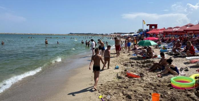 Ймовірний уламок дрона виявили на пляжі в Румунії, фото: Adevărul