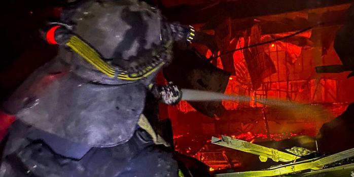 Наслідки російських обстрілів Херсонщини, фото: ДСНС