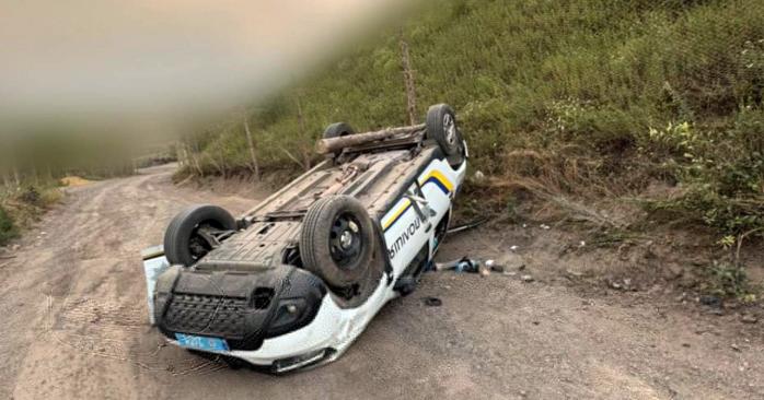 Российский FPV-дрон атаковал авто полиции в Харьковской области. Фото: НПУ