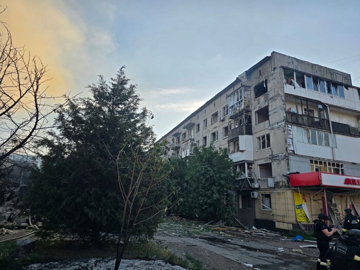 Наслідки російського удару по Добропіллю 16 липня, фото: Донецька ОВА