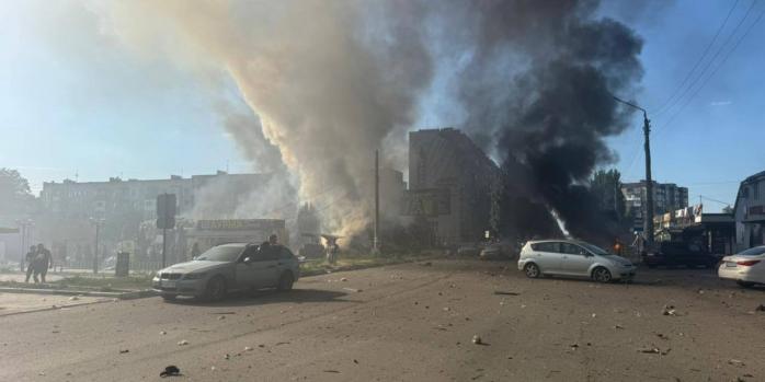 Последствия российского удара по Доброполью 16 июля, фото: Донецкая ОВА