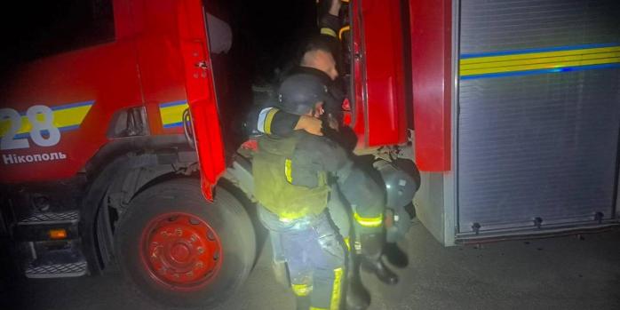 Последствия удара российского беспилотника в Никополе, фото: ГСЧС