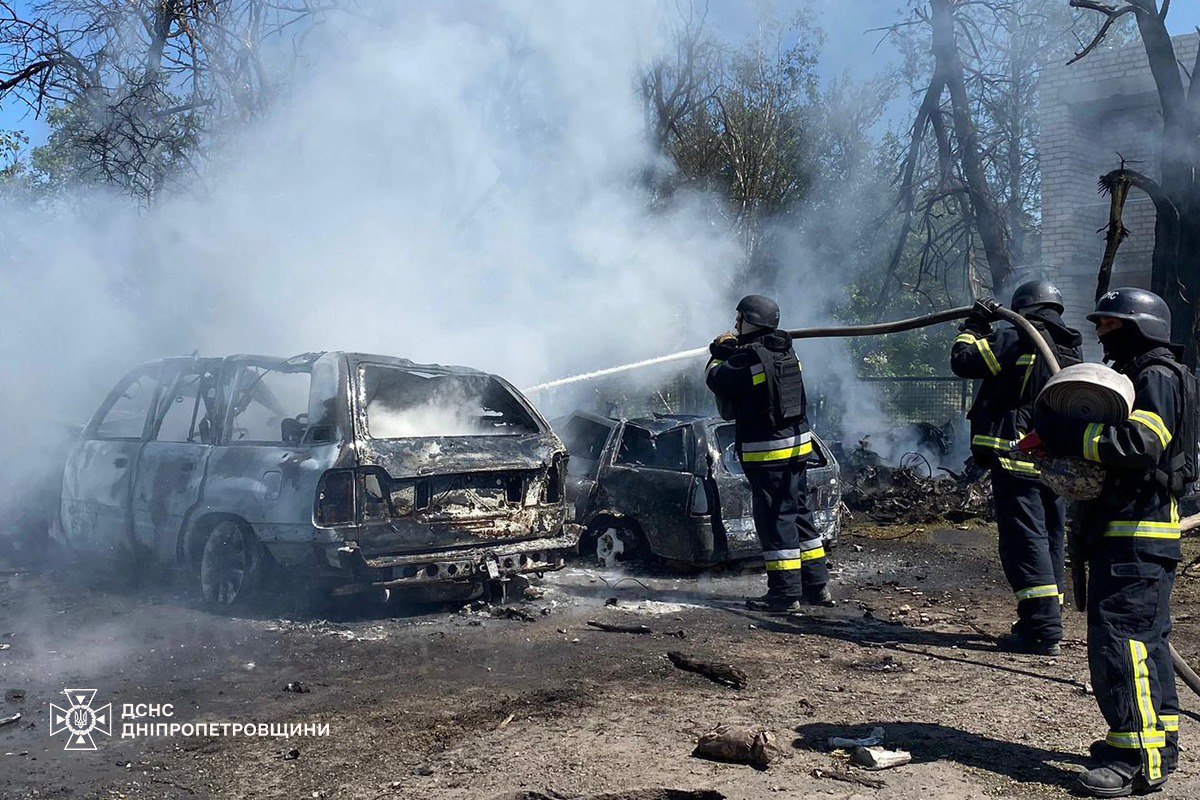 Наслідки російського удару. Фото: ДСНС
