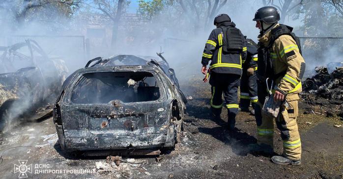 Наслідки російського удару. Фото: ДСНС