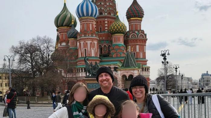 Американця, який втік у росію від "ЛГБТ-пропаганди», відправляють на війну проти України