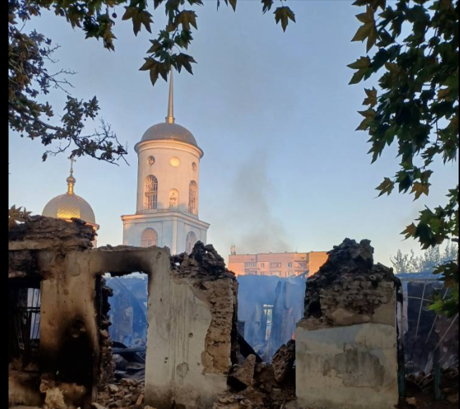 Рашисты обстреляли старейший храм Херсона, сгорели кельи