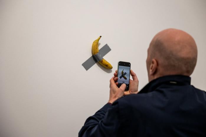 Відвідувач Центру Помпіду у французькому Меці з'їв банан, який був частиною знаменитої інсталяції