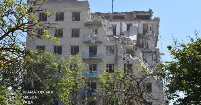 Россияне сбросили КАБ на жилой дом в Краматорске. Фото: МВА