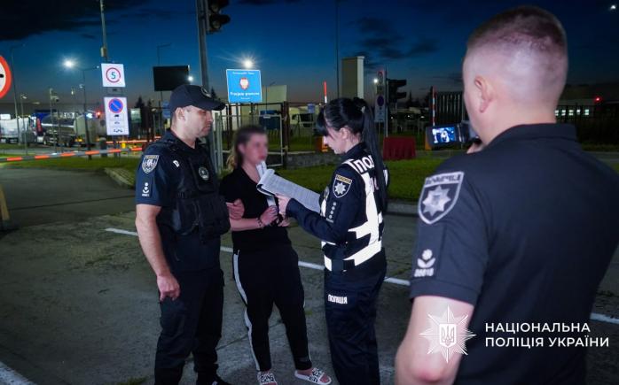 Из ОАЭ экстрадировали организаторку 50-миллионной мошеннической схемы на сборах для ВСУ