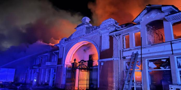 Наслідки російської повітряної атаки по Одесі, фото: ДСНС