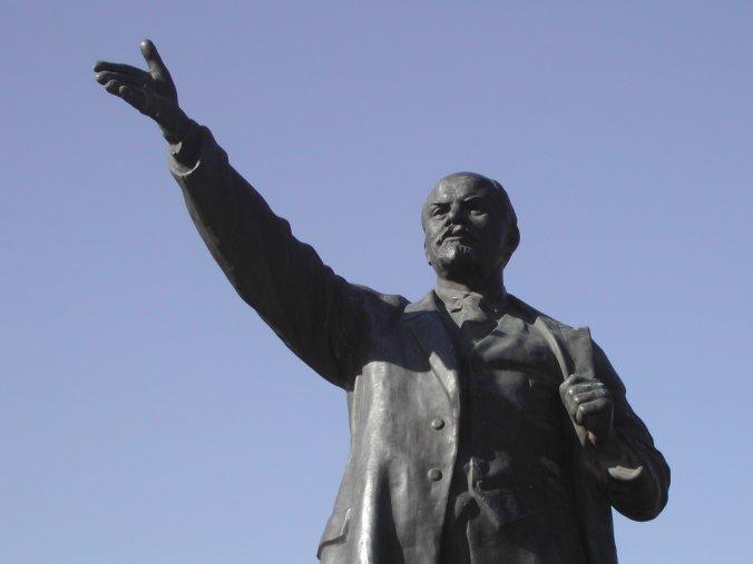 Пам’ятник Леніну пошкодили в Полтавській області (ФОТО)