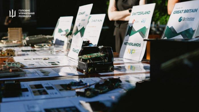 Разведка показала дипломатам доказательства присутствия западных компонентов в оружии рф 