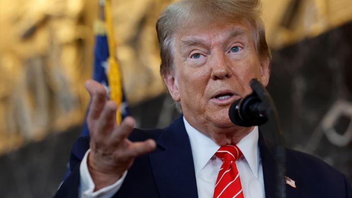 Трамп сделал заявление об украинских беженцах в США: Мы работаем с ними