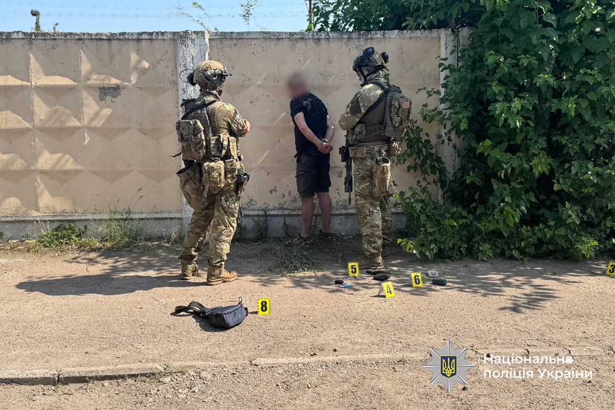 Чоловік погрожував гранатою працівникам ТЦК. Фото: НПУ