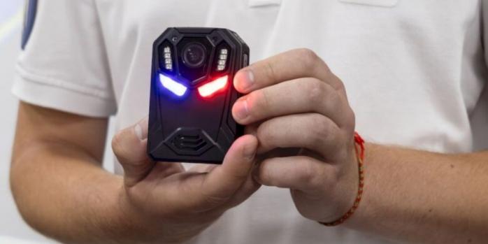 Сотрудники ТЦК будут осуществлять видеофиксацию при проверке документов или вручении повесток, фото: КГГА