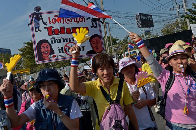 Стрельба в охваченной протестами столице Таиланда: ранены семь демонстрантов