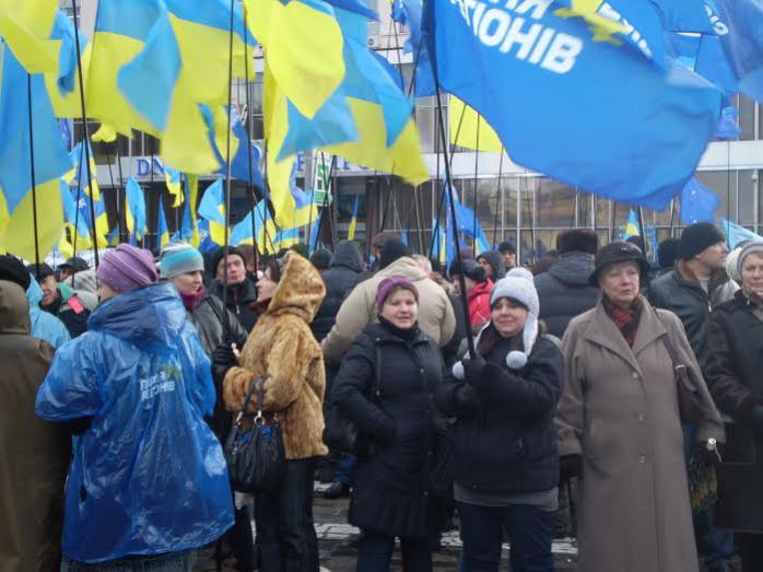 В день Форума «евромайданов» в центре Харькова организовали митинг в поддержку Януковича