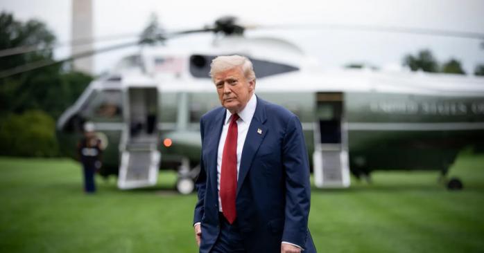 Дональд Трамп розповів, чому не покликав Володимира Зеленського на Аляску. Фото: 