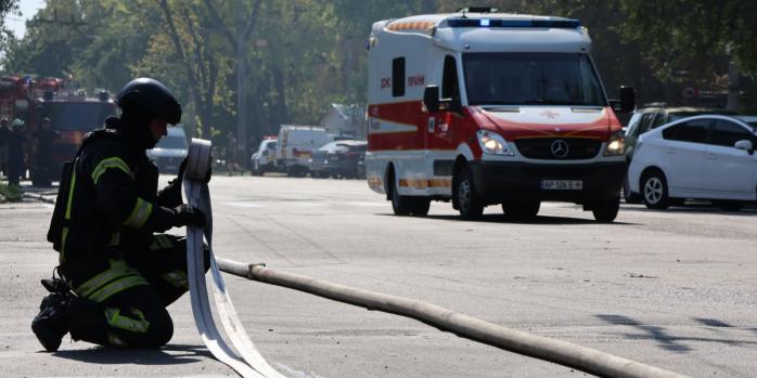 Последствия российского ракетного удара по Запорожью 18 августа, фото: ГСЧС