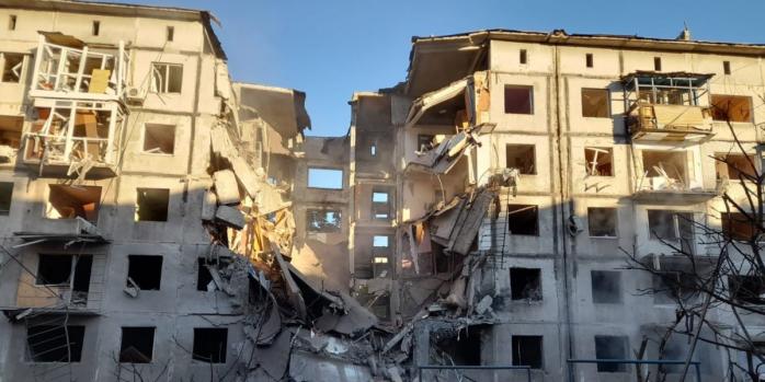 Последствия российского обстрела Доброполья, фото: ГСЧС