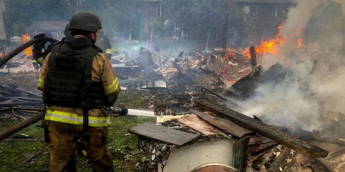 Наслідки російських обстрілів Сумщини, фото: ДСНС