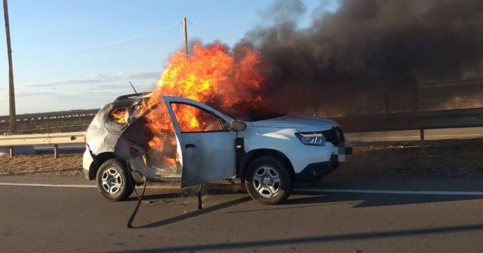 Російський дрон атакував авто з прокурорами. Фото: ОГП