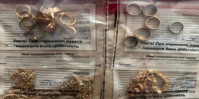 В Харьковской области разоблачили сотрудницу морга, которая обворовывала погибших, фото: Харьковская областная прокуратура