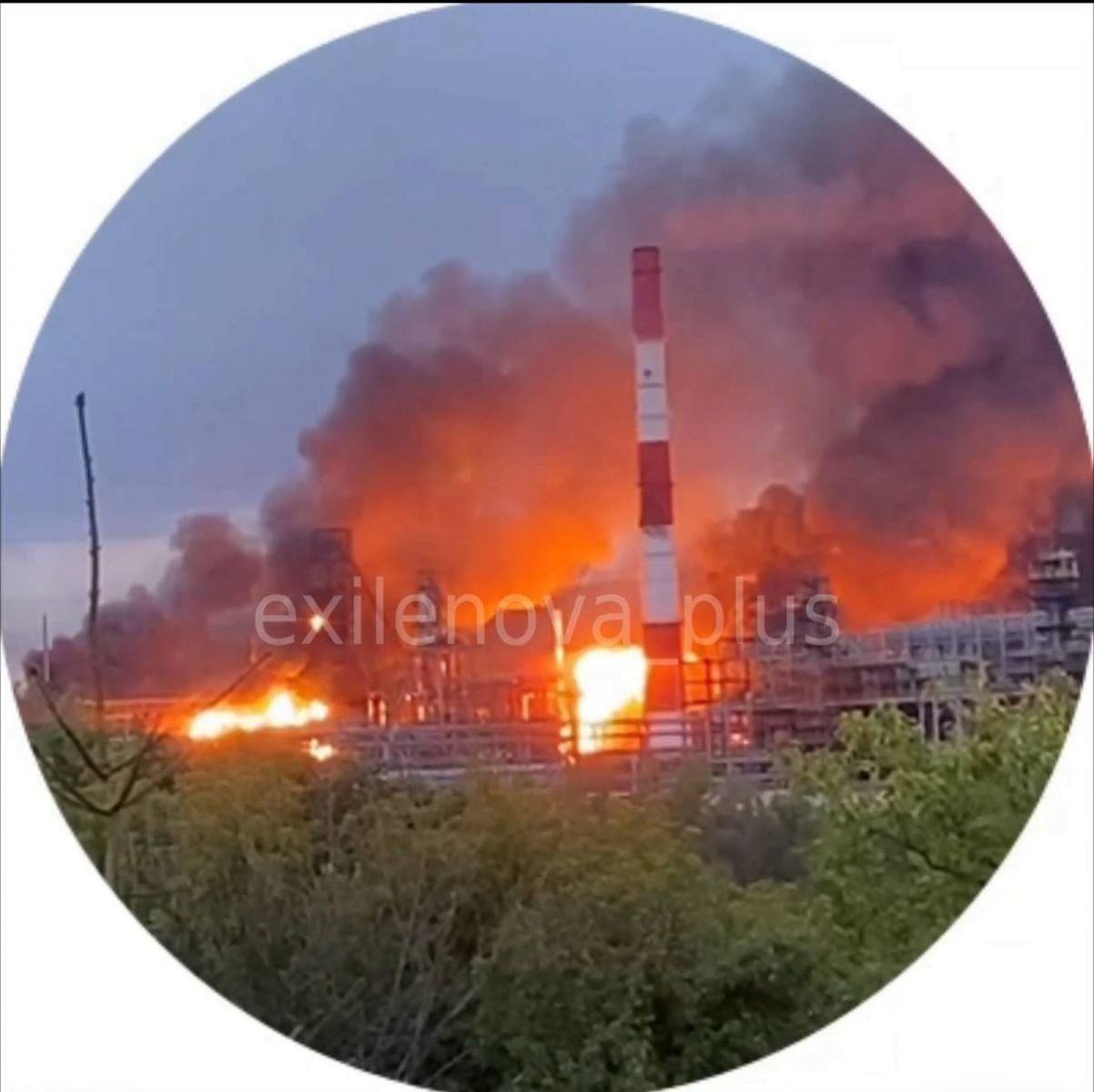 Дрони вночі атакували два великі НПЗ у Росії. Фото: соцмережі