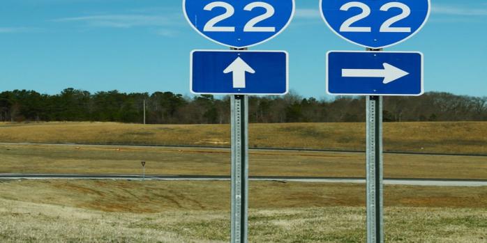 Чоловікам віком до 22 років дозволили виїзд за кордон, фото: formulanone / Flickr