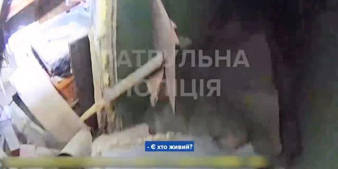 Последствия масштабной российской воздушной атаки по Киеву, скриншот видео 