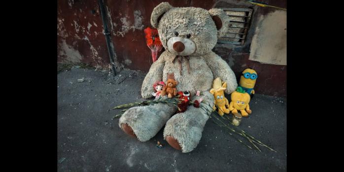 В Украине за время полномасштабной войны погибли уже 15 тыс. мирных жителей, фото: ГСЧС