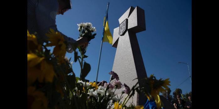 Второй Мемориальный монумент открыли на Берковецком кладбище в Киеве, фото: Виталий Кличко