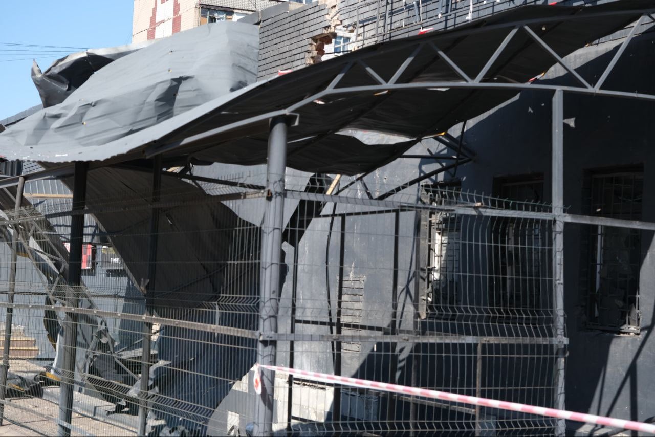 РФ обстріляла відділення «Нової пошти» в Краматорську. Фото: ОВА