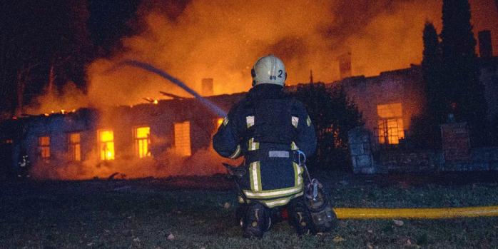 Рашисты в ночь на 2 сентября атаковали Сумы, фото: ГСЧС