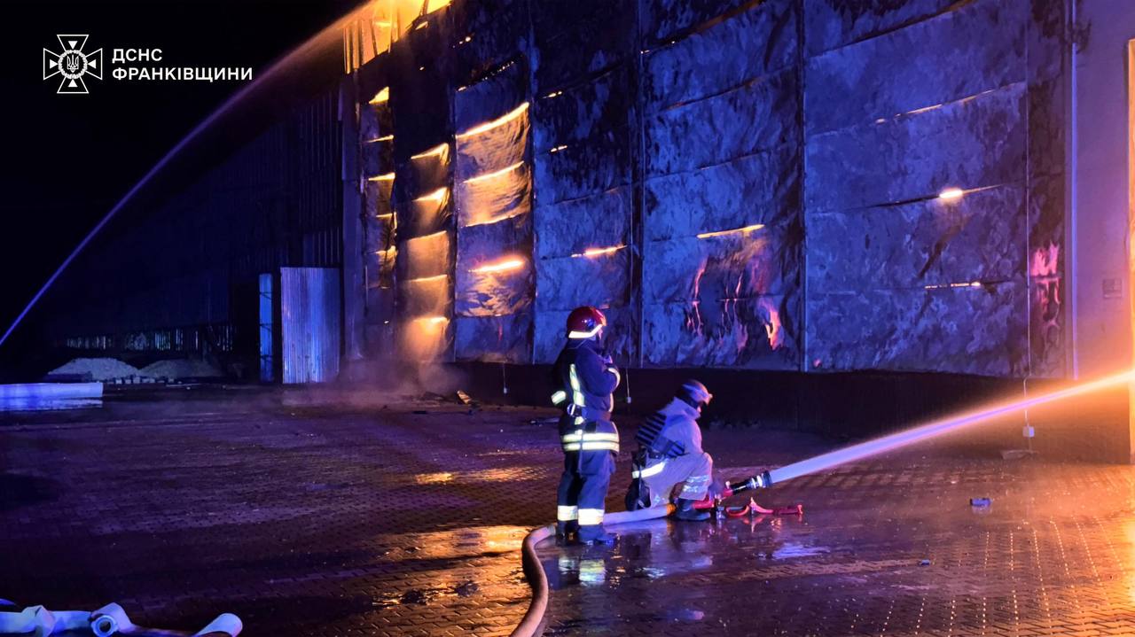 Наслідки ударів по Прикарпаттю. Фото: ДСНС