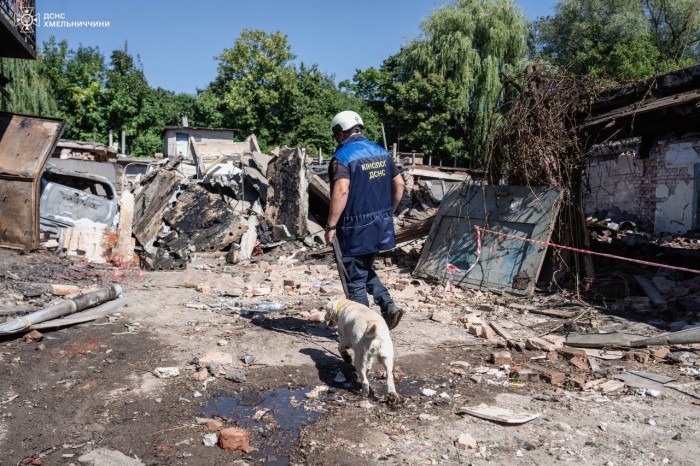 Наслідки російської атаки 3 вересня на Хмельниччині, фото: ДСНС