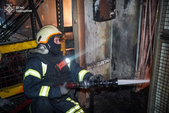 Наслідки російської атаки на Одесу, фото: ДСНС