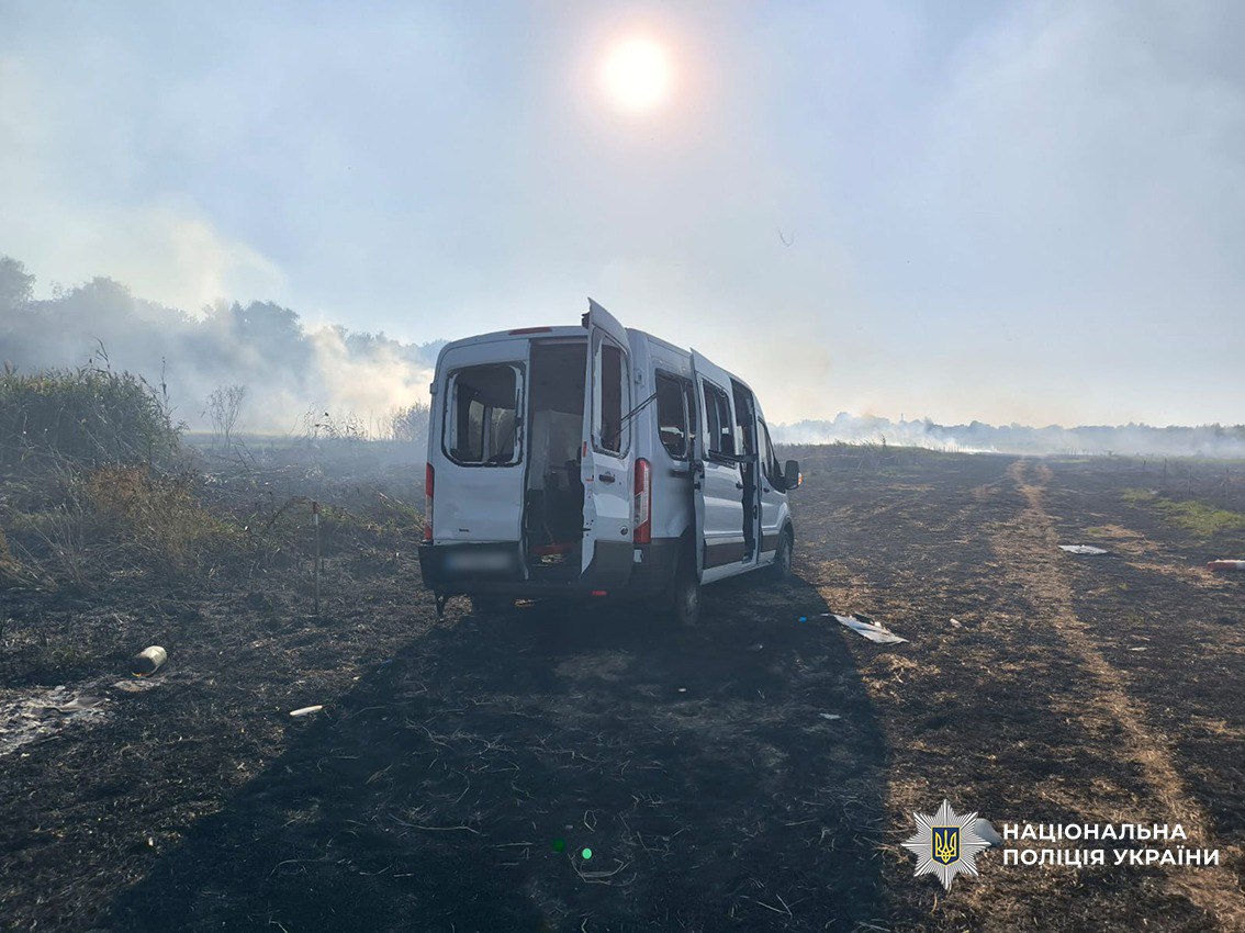 Наслідки удару РФ по Чернігівщині. Фото: Нацполіція