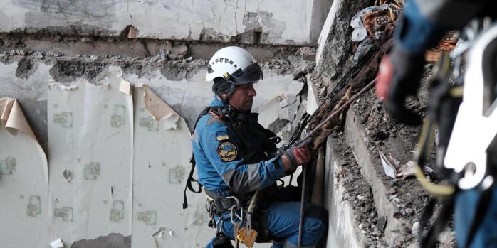 Наслідки російського удару по Києву 7 вересня, фото: ДСНС