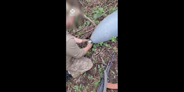 Обезвреживание российской авиабомбы, скриншот видео