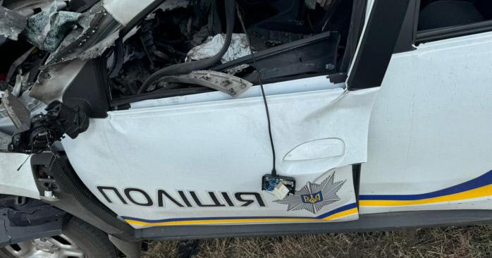 Автомобиль полиции взорвался на мине. Фото: НПУ