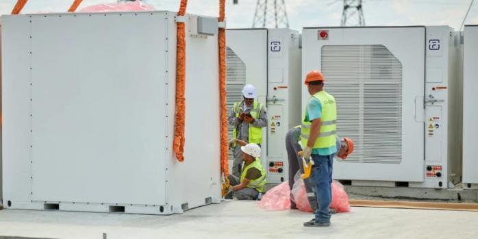 Комплекс систем накопичення енергії збудували в Україні, фото: ДТЕК