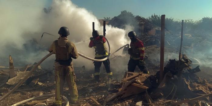 Наслідки російського обстрілу Сумщини, фото: ДСНС