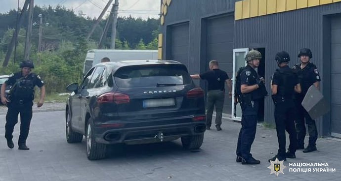 Стрілянина сталася в автосервісі на Львівщині. Фото: НПУ