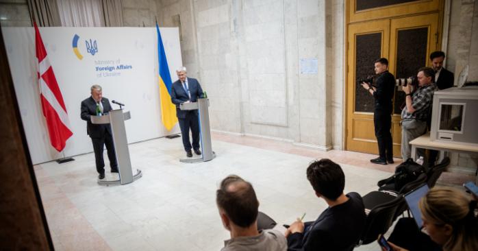 Андрей Сибига и Ларс Лекк Расмуссен. Фото: МИД