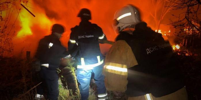 Последствия российских обстрелов в Черниговской области, фото: ГСЧС