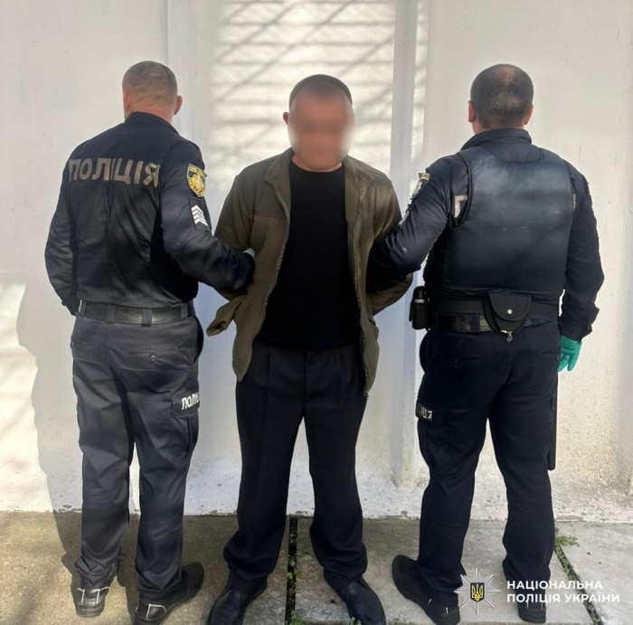 43-річний житель Львівського району кинув гранату на вулиці одного з сіл, фото: поліція Львівщини