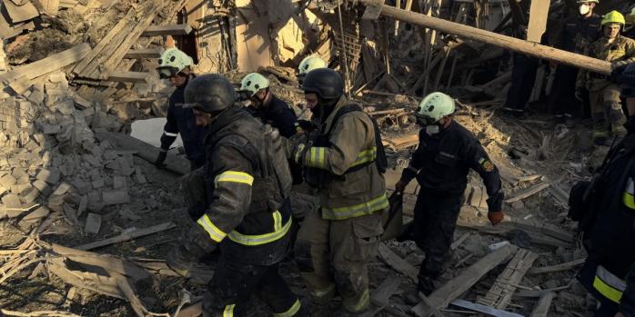 Последствия российских ударов по Запорожью 22 сентября, фото: ГСЧС